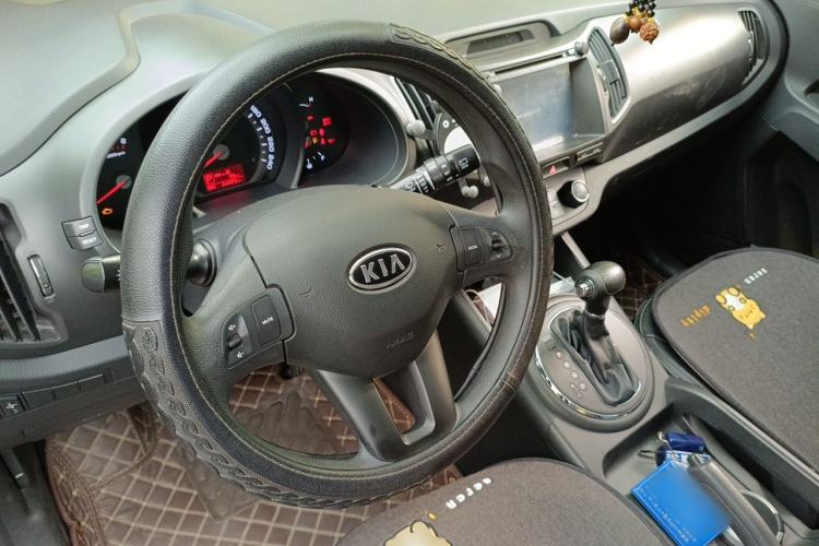 Used Kia Sportage R 2012 2.0L Automatic Two-Wheel Drive GL Trim Steering Wheel