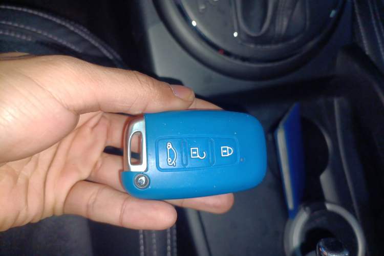Used Kia Sportage R 2012 2.0L Automatic Two-Wheel Drive GLS Vehicle Key