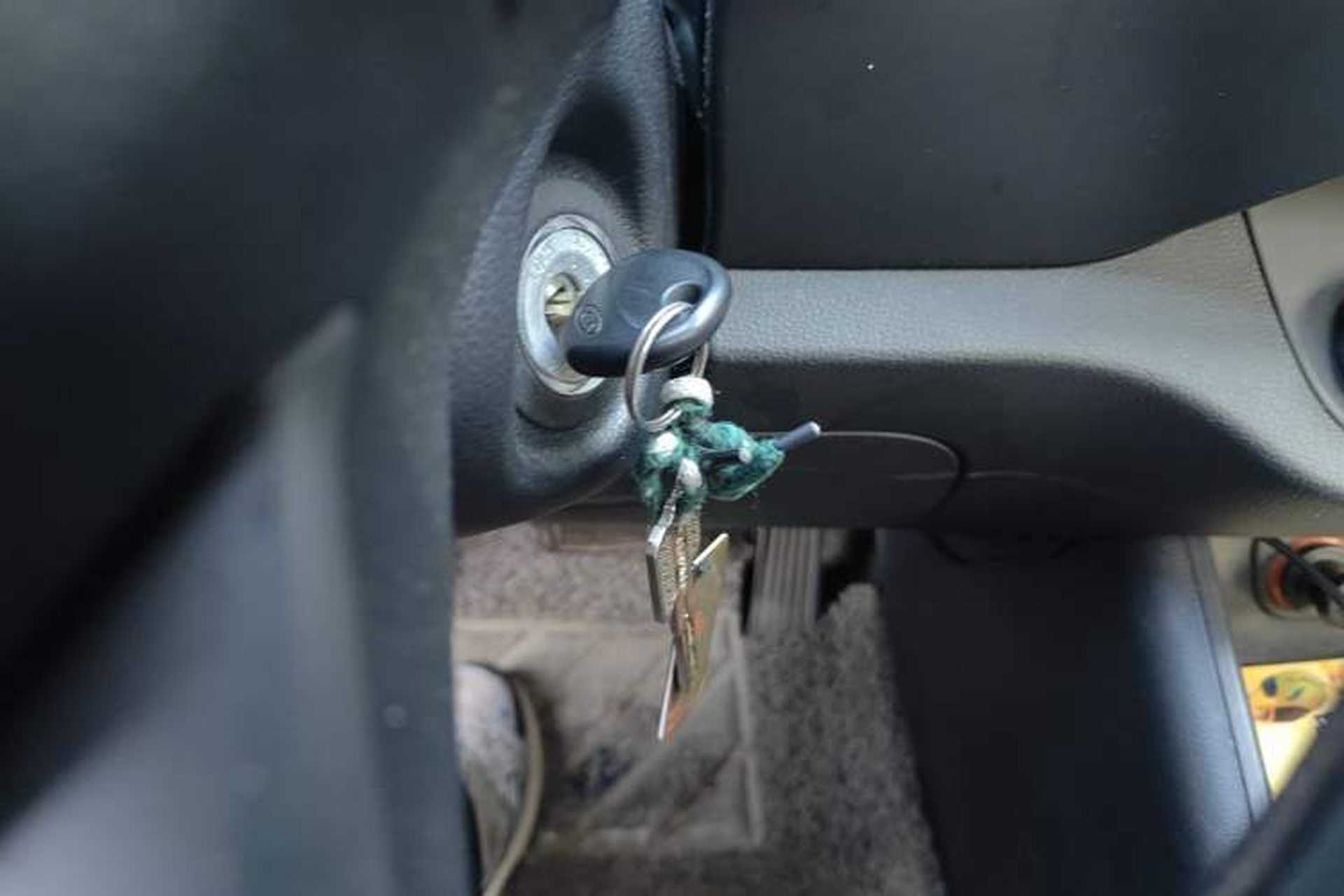 Used Kia Sportage R 2012 2.0L Automatic Two-Wheel Drive GL Trim Vehicle Key