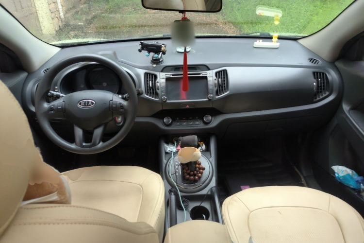Used Kia Sportage R 2012 2.0L Automatic Two-Wheel Drive GL Trim Center Console