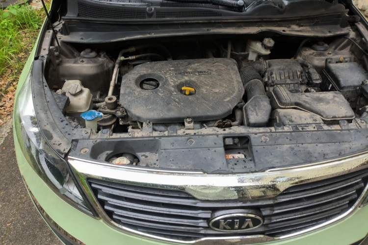 Used Kia Sportage R 2012 2.0L Automatic Two-Wheel Drive GL Trim Engine Bay Right