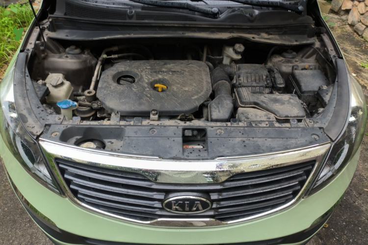Used Kia Sportage R 2012 2.0L Automatic Two-Wheel Drive GL Trim Engine Bay