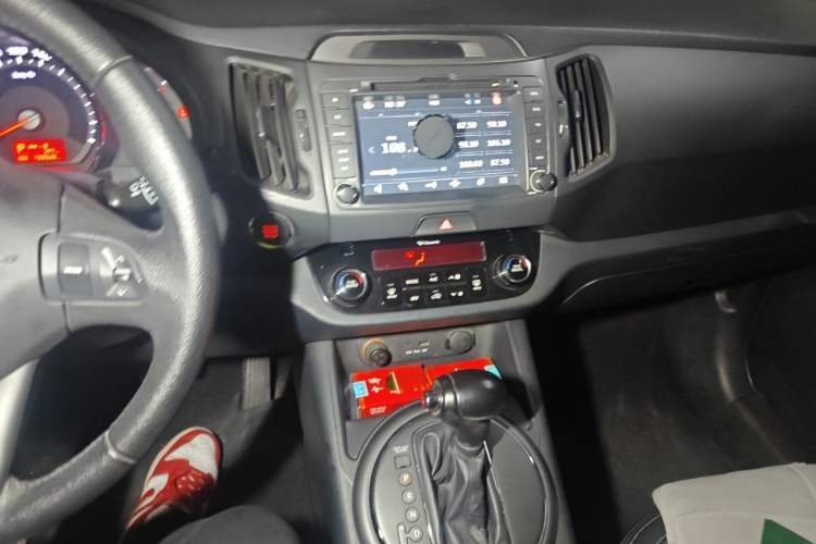 Used Kia Sportage R 2012 2.0L Automatic Two-Wheel Drive GLS Audio And AC Panel