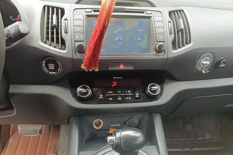 Used Kia Sportage R 2012 2.0L Automatic Two-Wheel Drive NAVI Audio And AC Panel