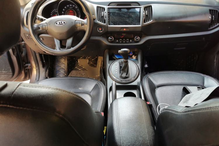 Used Kia Sportage R 2012 2.0L Automatic Two-Wheel Drive NAVI Center Console