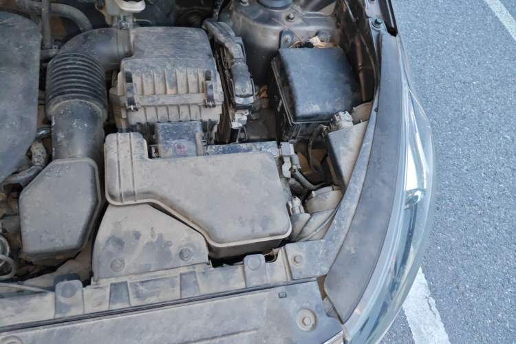 Used Kia Sportage R 2012 2.0L Automatic Two-Wheel Drive GL Trim Engine Bay Left