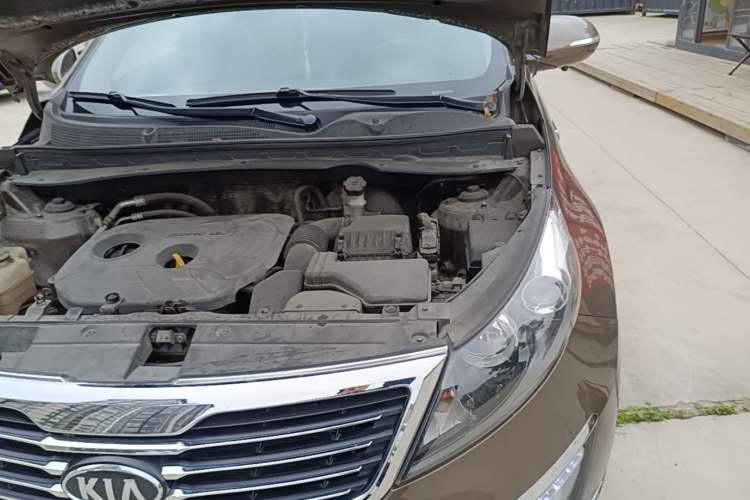 Used Kia Sportage R 2012 2.0L Automatic Two-Wheel Drive NAVI Engine Bay Left