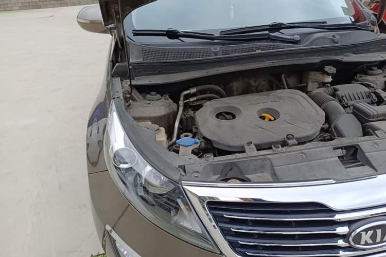 Used Kia Sportage R 2012 2.0L Automatic Two-Wheel Drive NAVI Engine Bay Right