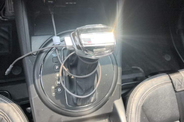 Used Kia Sportage R 2012 2.0L Automatic Two-Wheel Drive GLS Gear Lever