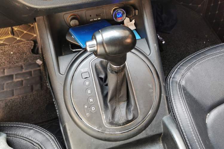 Used Kia Sportage R 2012 2.0L Automatic Two-Wheel Drive NAVI Gear Lever