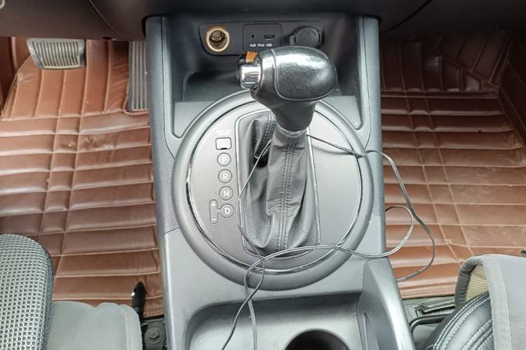 Used Kia Sportage R 2012 2.0L Automatic Two-Wheel Drive NAVI Gear Lever