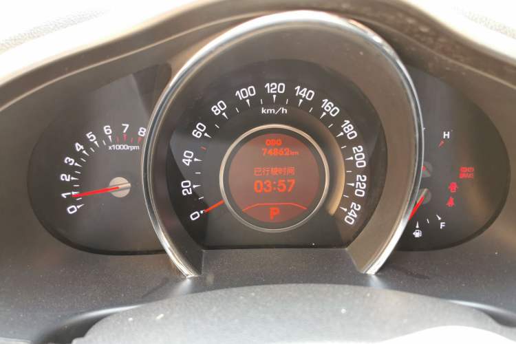 Used Kia Sportage R 2012 2.0L Automatic Two-Wheel Drive NAVI Odometer Close Up