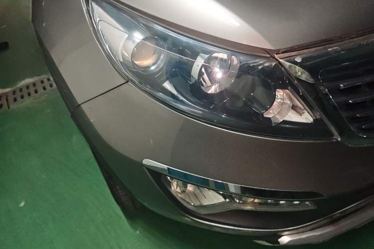 Used Kia Sportage R 2012 2.0L Automatic Two-Wheel Drive GLS Right Front Headlight