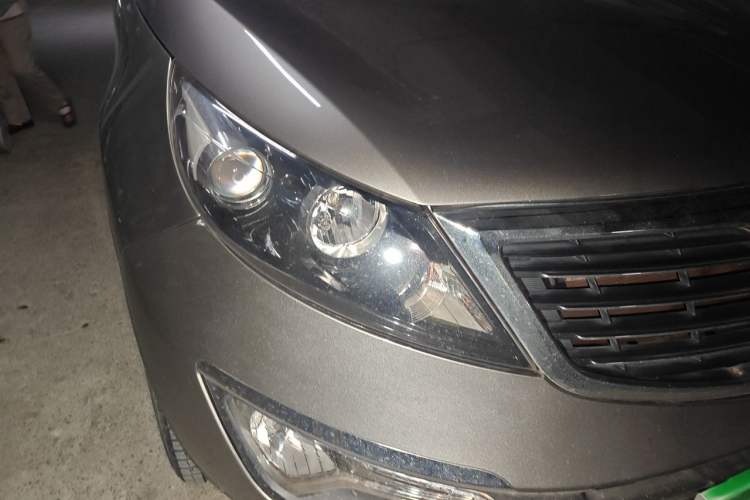 Used Kia Sportage R 2012 2.0L Automatic Two-Wheel Drive GLS Right Front Headlight