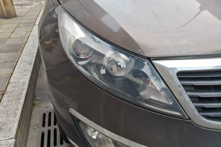 Used Kia Sportage R 2012 2.0L Automatic Two-Wheel Drive GL Trim Right Front Headlight