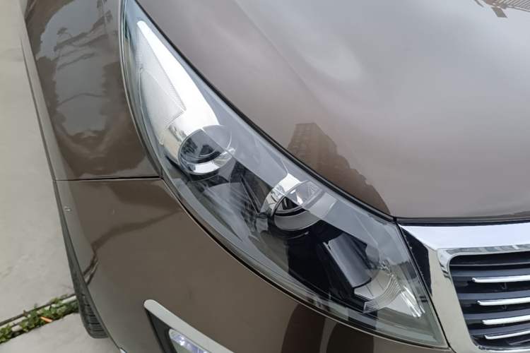 Used Kia Sportage R 2012 2.0L Automatic Two-Wheel Drive NAVI Right Front Headlight