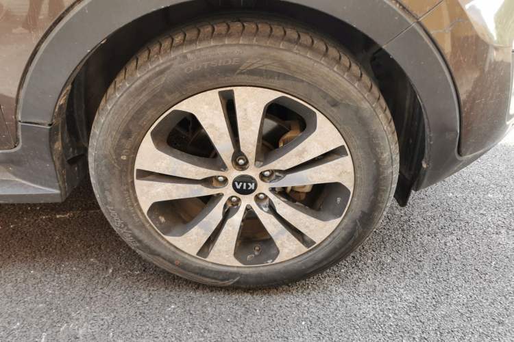 Used Kia Sportage R 2012 2.0L Automatic Two-Wheel Drive NAVI Right Front Wheel Hub