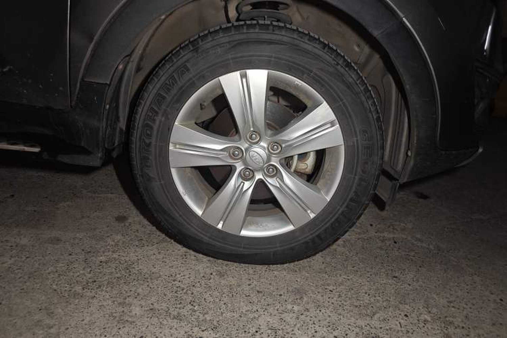 Used Kia Sportage R 2012 2.0L Automatic Two-Wheel Drive GLS Right Front Wheel Hub