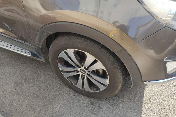 Used Kia Sportage R 2012 2.0L Automatic Two-Wheel Drive NAVI Right Front Wheel Hub