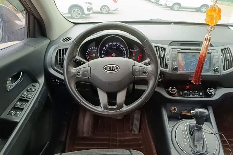 Used Kia Sportage R 2012 2.0L Automatic Two-Wheel Drive NAVI Steering Wheel