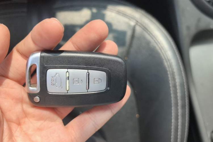 Used Kia Sportage R 2012 2.0L Automatic Two-Wheel Drive GLS Vehicle Key