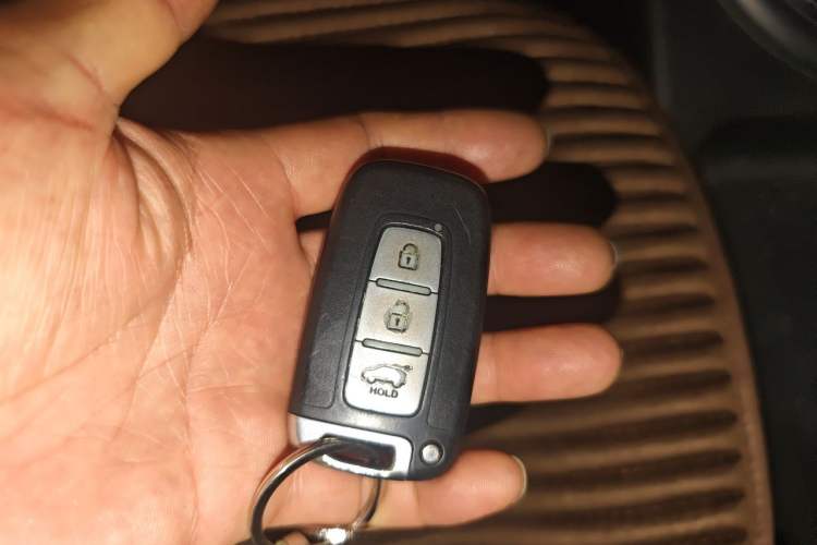 Used Kia Sportage R 2012 2.0L Automatic Two-Wheel Drive GLS Vehicle Key