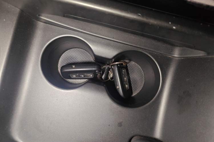 Used Kia Sportage R 2012 2.0L Automatic Two-Wheel Drive GLS Vehicle Key
