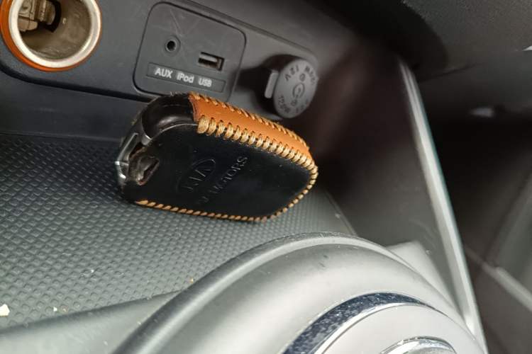 Used Kia Sportage R 2012 2.0L Automatic Two-Wheel Drive NAVI Vehicle Key