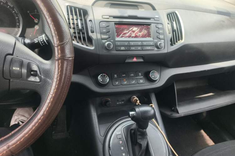 Used Kia Sportage R 2012 2.0L Automatic Two-Wheel Drive GL Trim Audio And AC Panel
