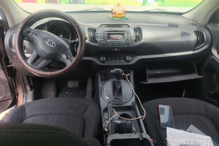 Used Kia Sportage R 2012 2.0L Automatic Two-Wheel Drive GL Trim Center Console