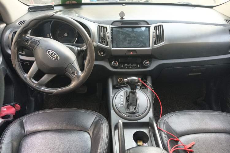 Used Kia Sportage R 2012 2.0L Automatic 4x4 GLS Center Console