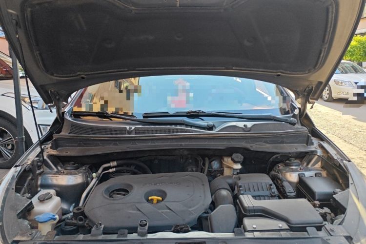 Used Kia Sportage R 2012 2.0L Automatic Two-Wheel Drive NAVI Engine Bay