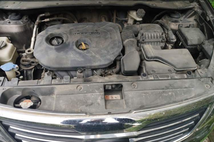 Used Kia Sportage R 2012 2.0L Automatic Two-Wheel Drive GLS Engine Bay
