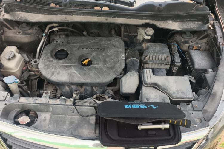Used Kia Sportage R 2012 2.0L Automatic Two-Wheel Drive GL Trim Engine Bay