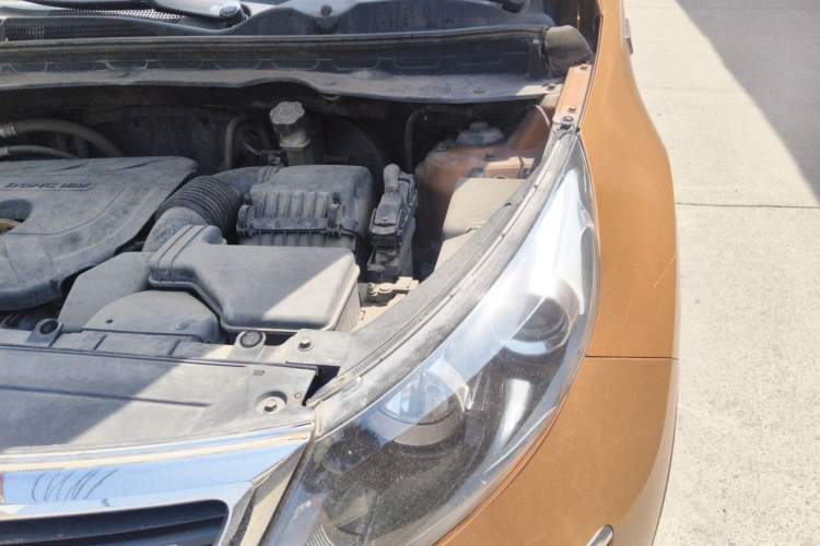 Used Kia Sportage R 2012 2.0L Automatic Two-Wheel Drive NAVI Engine Bay Left