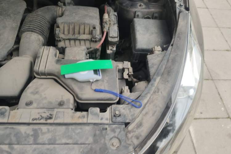Used Kia Sportage R 2012 2.0L Automatic Two-Wheel Drive NAVI Engine Bay Left