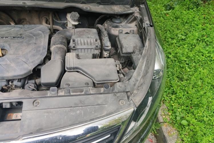 Used Kia Sportage R 2012 2.0L Automatic Two-Wheel Drive GLS Engine Bay Left