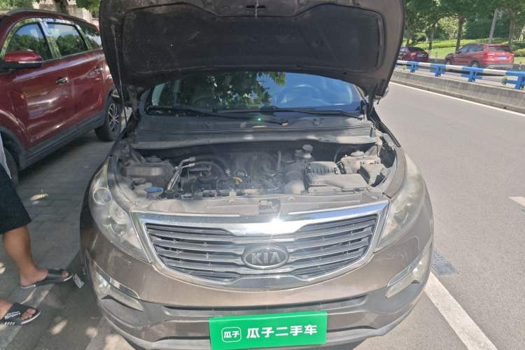 Used Kia Sportage R 2012 2.0L Automatic Two-Wheel Drive NAVI Engine Bay