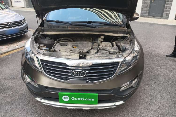 Used Kia Sportage R 2012 2.0L Automatic 4x4 GLS Engine Bay