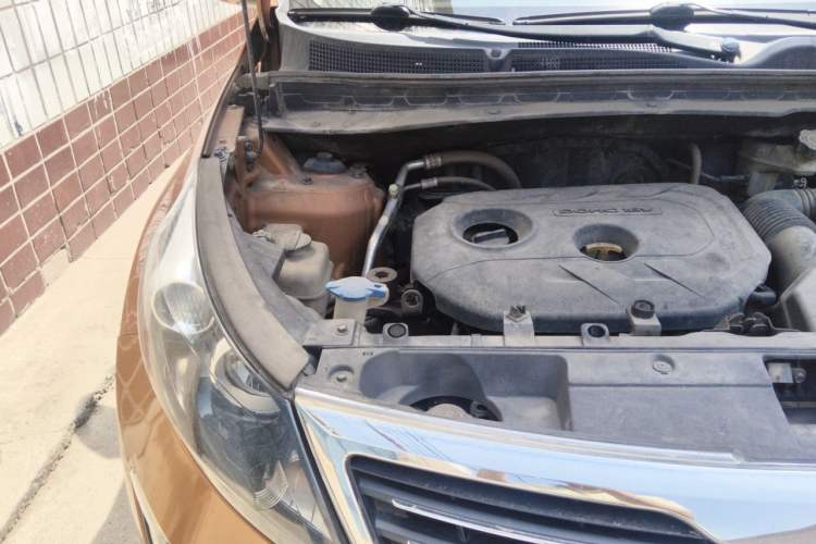 Used Kia Sportage R 2012 2.0L Automatic Two-Wheel Drive NAVI Engine Bay Right