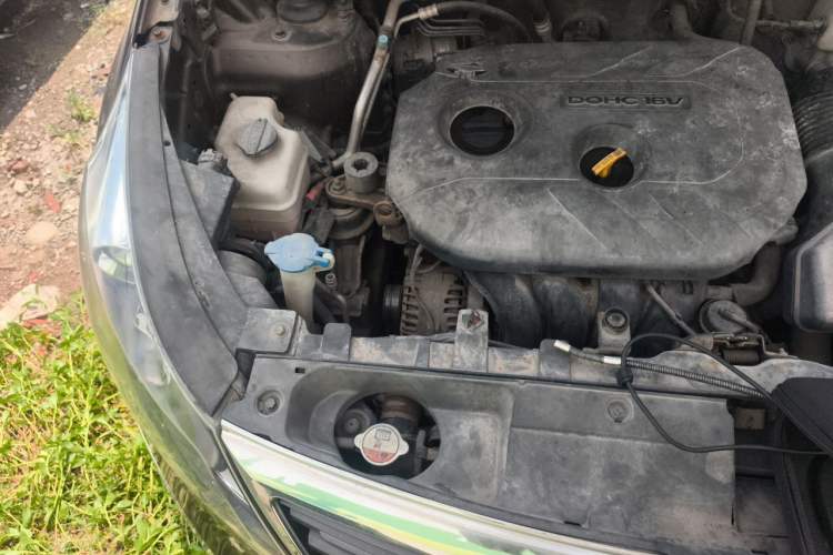 Used Kia Sportage R 2012 2.0L Automatic Two-Wheel Drive GL Trim Engine Bay Right