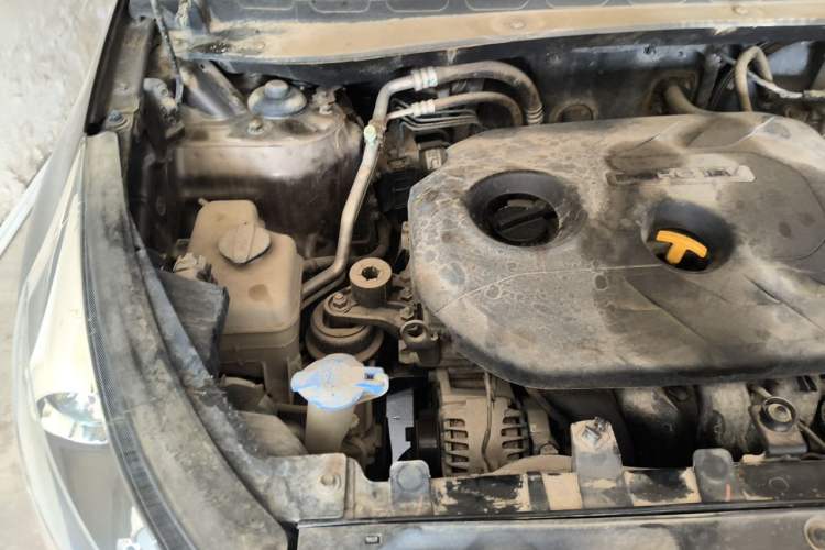 Used Kia Sportage R 2012 2.0L Automatic Two-Wheel Drive NAVI Engine Bay Right