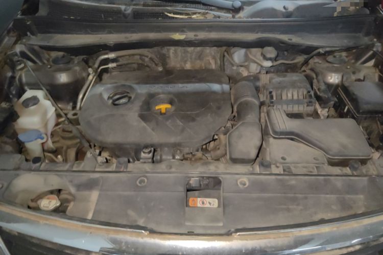 Used Kia Sportage R 2012 2.0L Manual Two-Wheel Drive GL Trim Engine Bay