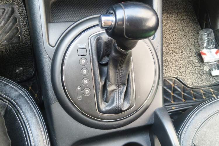 Used Kia Sportage R 2012 2.0L Automatic Two-Wheel Drive NAVI Gear Lever