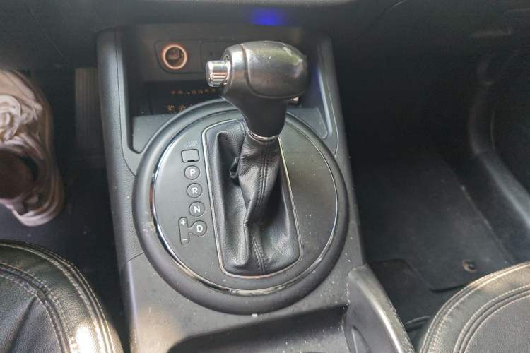 Used Kia Sportage R 2012 2.0L Automatic Two-Wheel Drive NAVI Gear Lever