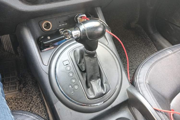 Used Kia Sportage R 2012 2.0L Automatic 4x4 GLS Gear Lever