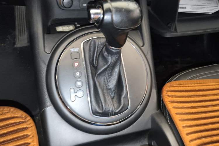 Used Kia Sportage R 2012 2.0L Automatic Two-Wheel Drive NAVI Gear Lever
