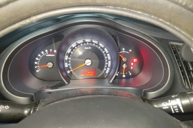 Used Kia Sportage R 2012 2.0L Manual Two-Wheel Drive GL Trim Instrument Cluster
