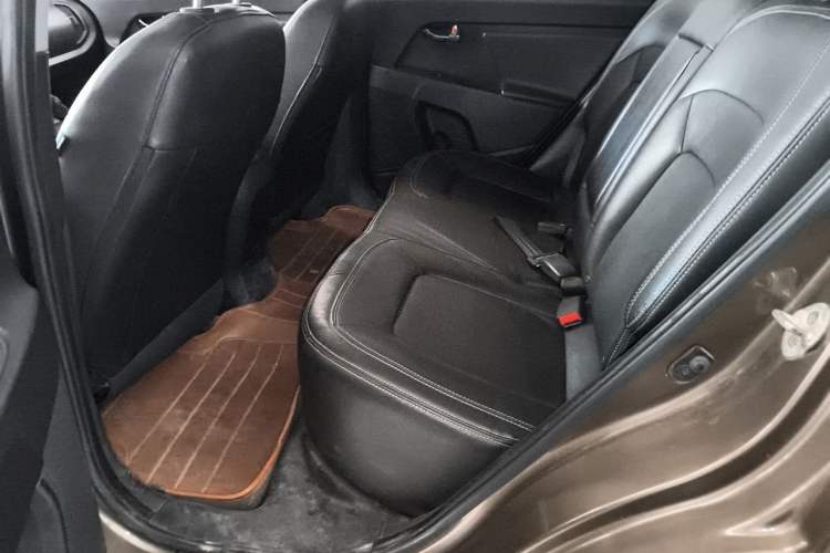 Used Kia Sportage R 2012 2.0L Automatic Two-Wheel Drive NAVI Left Rear Seat
