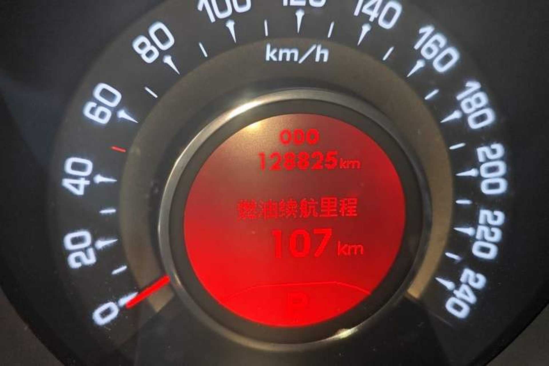 Used Kia Sportage R 2012 2.0L Automatic Two-Wheel Drive NAVI Odometer Close Up